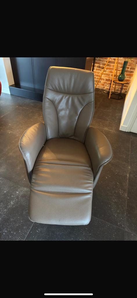 Leren Relaxstoelen – Verstelbaar & Comfortabel | 2 stuks, Huis en Inrichting, Fauteuils, Zo goed als nieuw, Leer, 50 tot 75 cm