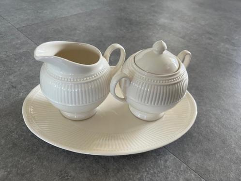 Wedgwood Windsor suikerpot + melkkan met onderzetter, Huis en Inrichting, Keuken | Servies, Gebruikt, Overige typen, Wedgwood