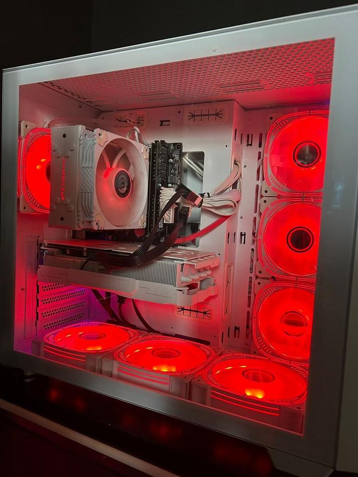 Witte Gaming PC - RTX 3070, i7 8700, 32GB RAM, 2TB SSD, Computers en Software, Desktop Pc's, Zo goed als nieuw, 3 tot 4 Ghz, SSD