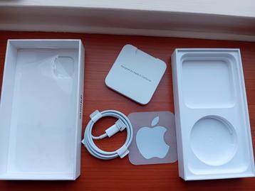 nieuwe laadkabel van iPhone 11 incl doos, boekjes en sticker beschikbaar voor biedingen