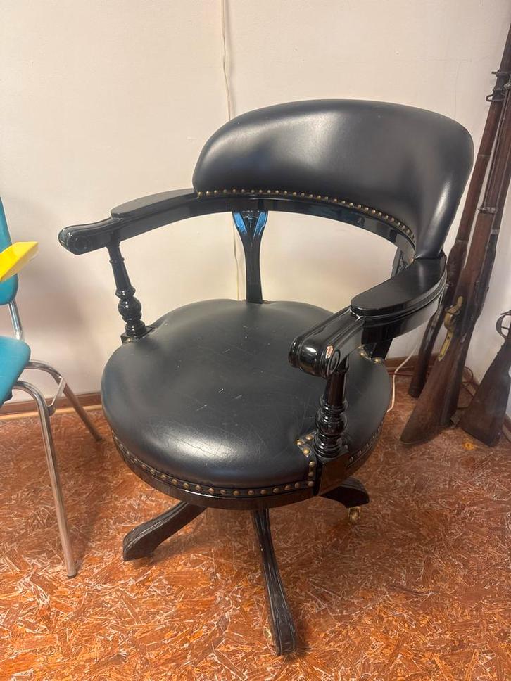 Antieke bureaustoel met wieltjes, Antiek en Kunst, Antiek | Meubels | Stoelen en Banken, Ophalen