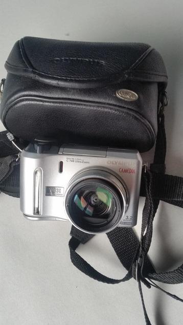 Olympus CAMEDIA C-740 Ultra Zoom 3.2MP Digitale Camera beschikbaar voor biedingen