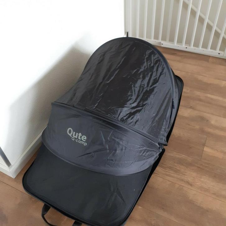 Qute reisbedje kleur groen, 1 site maat gemaakt van doek, Kinderen en Baby's, Babywiegjes en Ledikanten, Zo goed als nieuw, Reisbedje