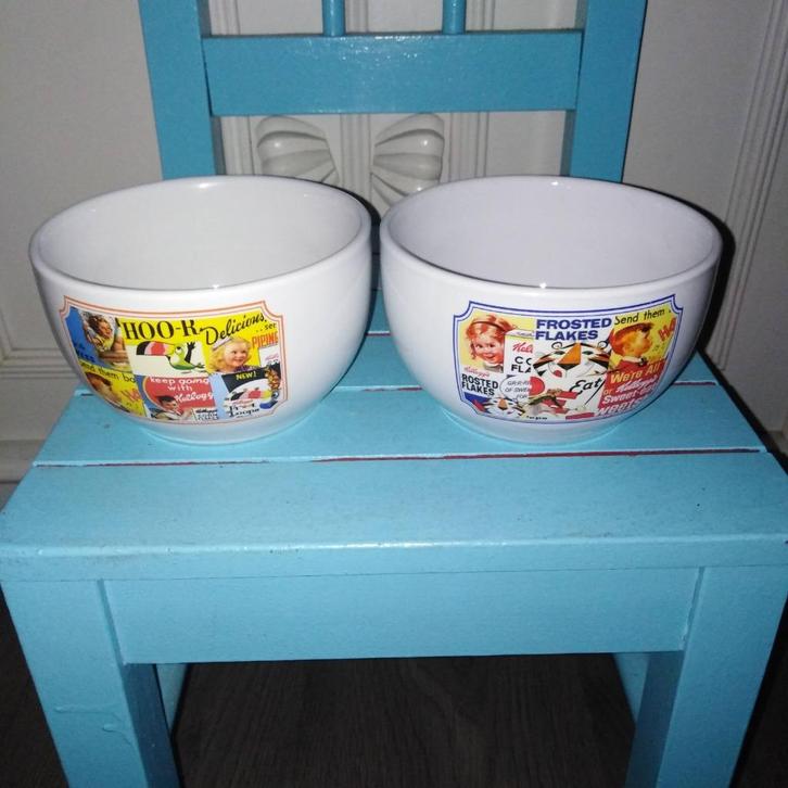 Kellogg's kommen met leuke print 2 stuks, Huis en Inrichting, Keuken | Servies, Gebruikt, Kom(men), Overige stijlen, Aardewerk