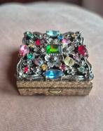Vintage jaren 50 pillendoosje met rhinestones, Ophalen of Verzenden