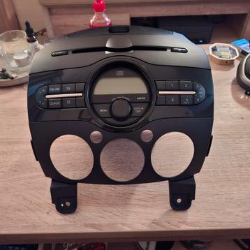 Mazda Autoradio met CD Speler  beschikbaar voor biedingen