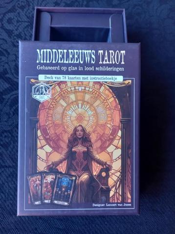 Middeleeuws Tarot incl wit boekje Nederlands  beschikbaar voor biedingen