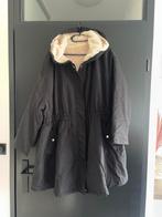 Zwarte winterjas met teddy voering en capuchon maat 52/54, Ophalen of Verzenden, Zo goed als nieuw, Maat 38/40 (M), Zwart