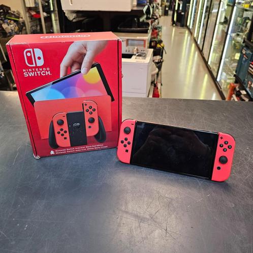 Nintendo Switch Oled - Mario Red Edition, Spelcomputers en Games, Spelcomputers | Nintendo Switch, Zo goed als nieuw