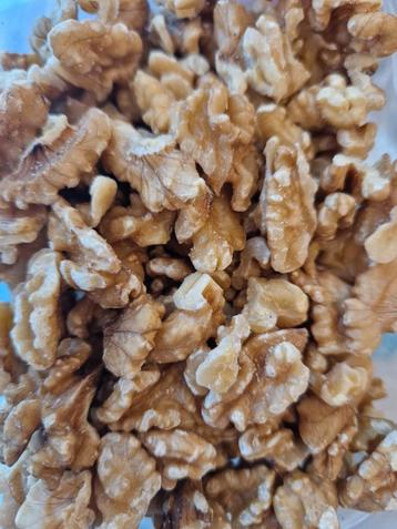 Walnoten anakena 1 kg 11 euro  beschikbaar voor biedingen