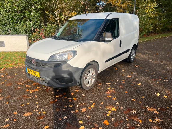 Fiat Doblo Cargo 1.4 Professional  benzine 2017 euro6, Auto's, Bestelauto's, Bedrijf, Te koop, ABS, Airbags, Boordcomputer, Centrale vergrendeling