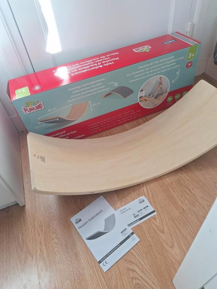 In nieuwstaat houten wobbel, balansboard,boog met doos.
Dit, Kinderen en Baby's, Speelgoed | Houten speelgoed, Zo goed als nieuw
