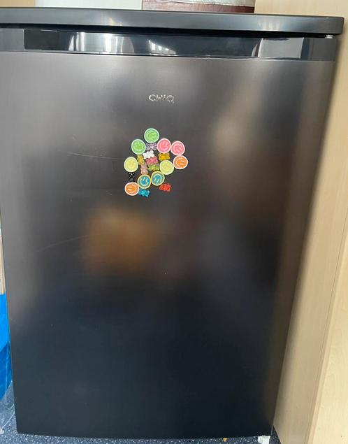 Small Black Fridge - Like New!, Witgoed en Apparatuur, Koelkasten en IJskasten, Zo goed als nieuw, Met vriesvak, 45 tot 60 cm