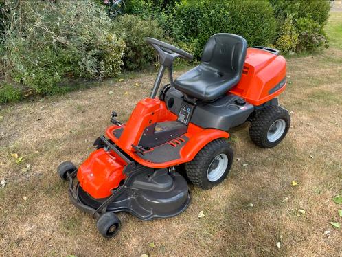 Te koop: Mooie Husqvarna Rider R13C met nieuw maaidek, Tuin en Terras, Zitmaaiers, Gebruikt, 90 tot 120 cm, Elektrische starter