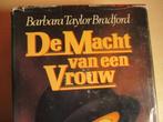 De macht van een vrouw  Bradford  Taylor 9022952967, Boeken, Gelezen, Ophalen of Verzenden, Nederland