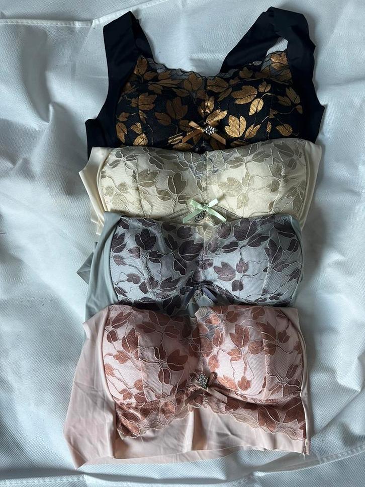 Nieuw! Set van 4 bh’s zonder beugel, Kleding | Dames, Ondergoed en Lingerie, BH, Ophalen of Verzenden