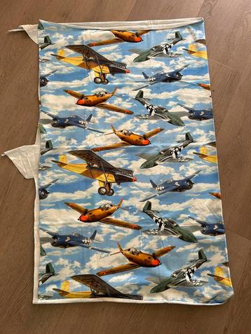 Tricot met vliegtuigen beschikbaar voor biedingen