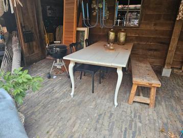 Houten Eettafel Wit Onderstel beschikbaar voor biedingen