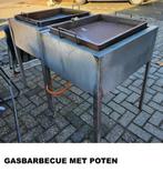 Gasbarbecue met bakplaat op poten. Omvang is 72x60x90 BxDxH., Ophalen, Gebruikt, Onbekend, .