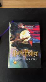 Harry Potter  en de steen der wijzen (1) - J.K. Rowling, Ophalen of Verzenden, Gebruikt, Boek of Poster