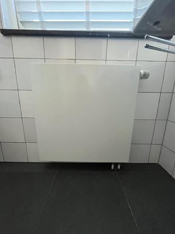 Platte radiator te koop beschikbaar voor biedingen