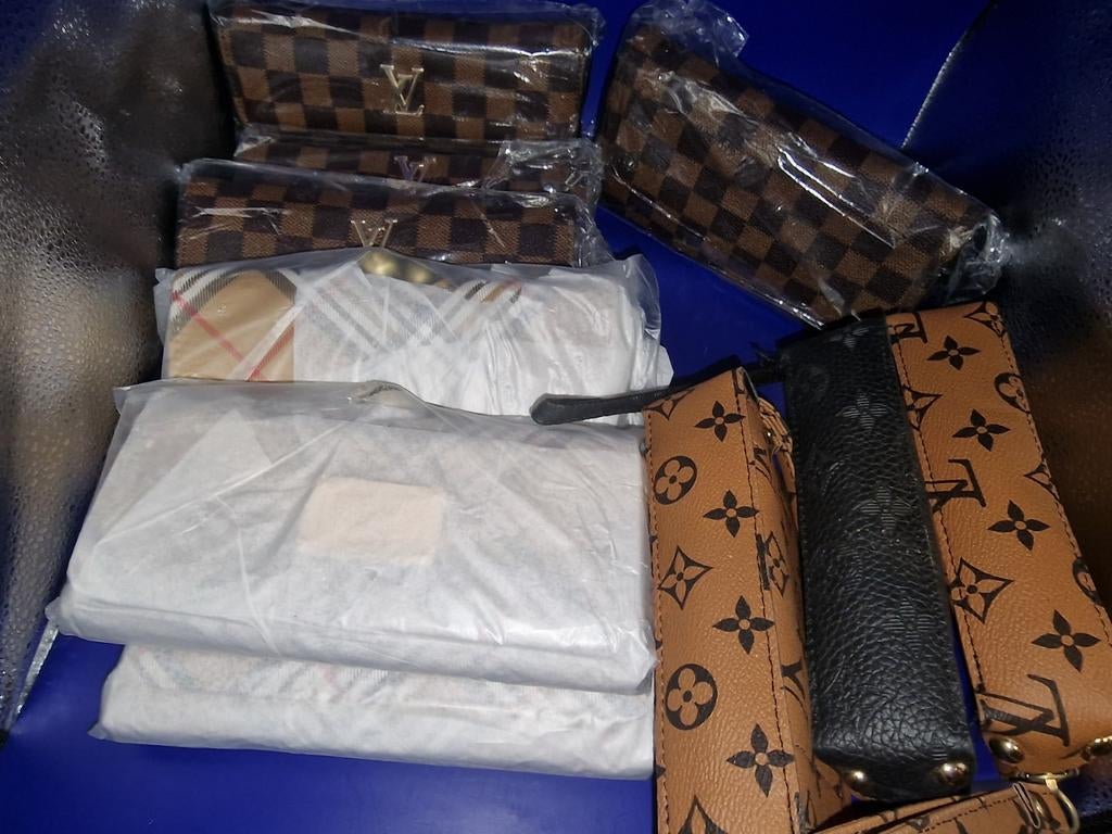 Restpartij Portemonnees - Diverse Merken, Sieraden, Tassen en Uiterlijk, Portemonnees, Ophalen of Verzenden, Nieuw, Overige kleuren