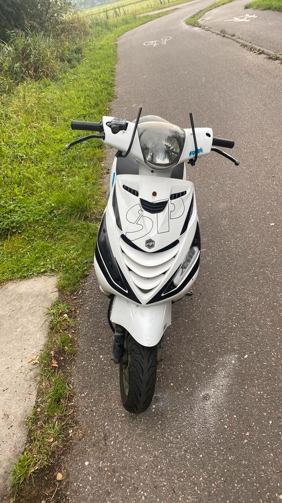Zip 4t 80cc 2013, Fietsen en Brommers, Scooters | Piaggio, Zo goed als nieuw, Zip, Maximaal 45 km/u, Benzine, Ophalen