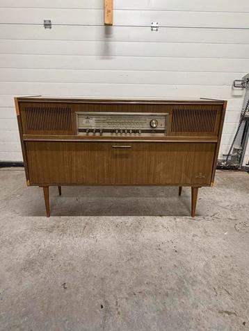 Grundig Radiomeubel met LP Speler / Antieke Radio beschikbaar voor biedingen