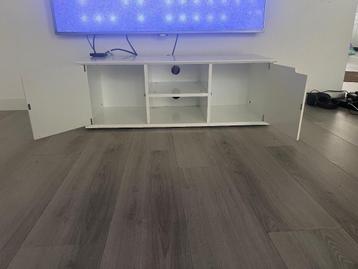 Tv Meubel voor maar 5 euro beschikbaar voor biedingen