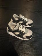 Nike huarache maat 23,5, Ophalen of Verzenden, Zo goed als nieuw, Jongetje of Meisje, Schoentjes