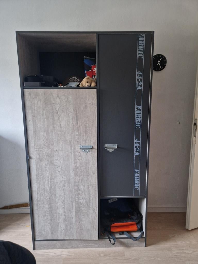 Kleding kast voor jongens., Huis en Inrichting, Ophalen, Gebruikt