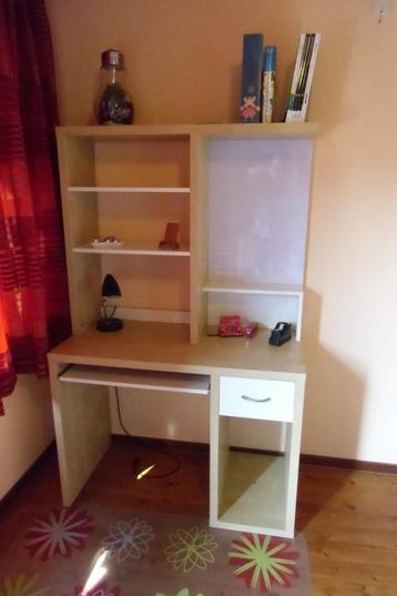 tiener kamer bureau kastje spiegel beschikbaar voor biedingen