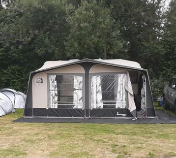 Isabella Commodore G16/A940 glasfiber stokken + tapijt  beschikbaar voor biedingen