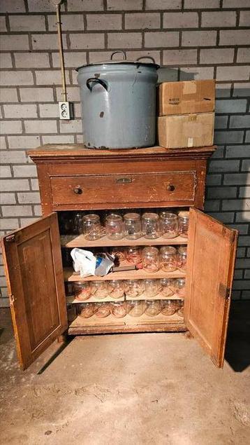 weckflessen, klemmen, thermometer en weckketel beschikbaar voor biedingen