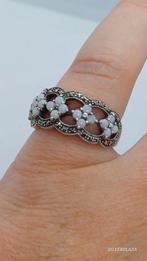 Zilveren ring 925 met wit opaal, Sieraden, Tassen en Uiterlijk, Ringen, Wit, Ophalen of Verzenden, Zo goed als nieuw, 17 tot 18