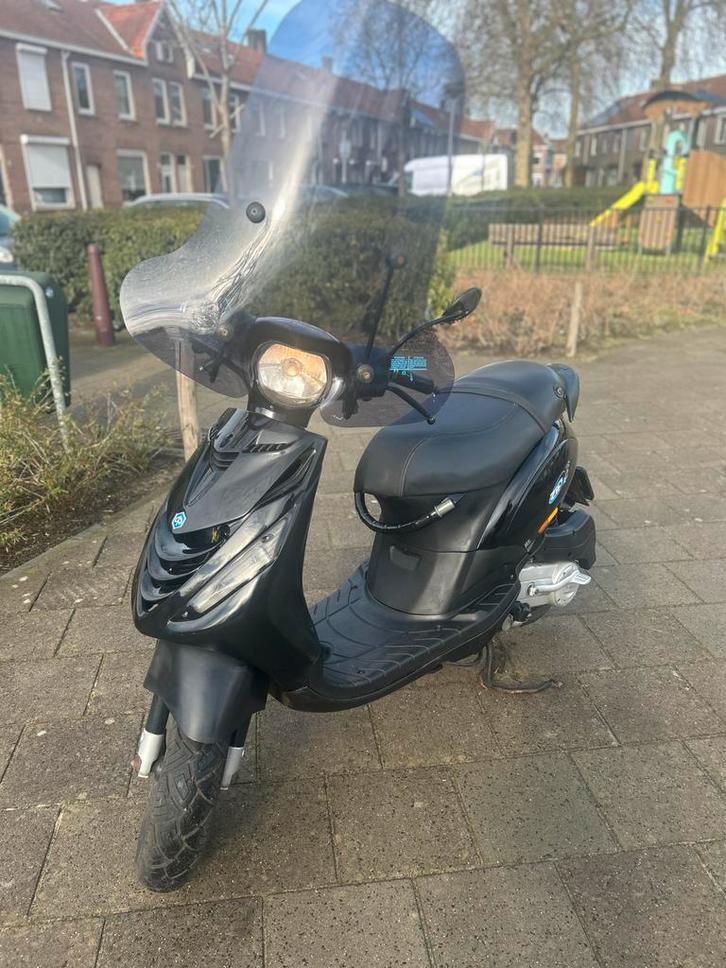 Piaggio Zip 2014, Fietsen en Brommers, Scooters | Piaggio, Zo goed als nieuw, Zip, Benzine, Ophalen