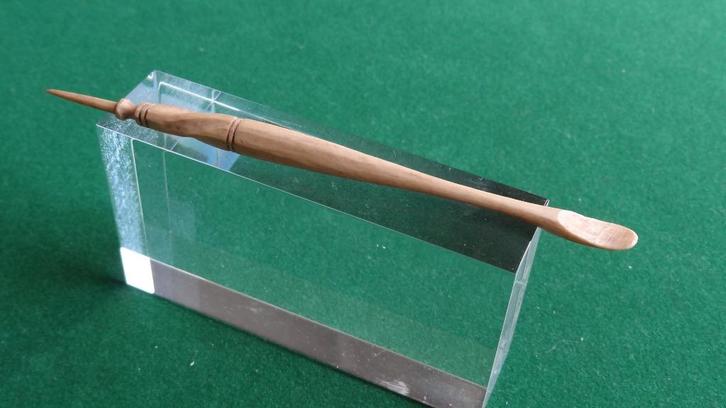 Oorlepel / Tandenstoker in been 17e eeuw Bodemvondst, Antiek en Kunst, Antiek | Overige Antiek, Ophalen of Verzenden