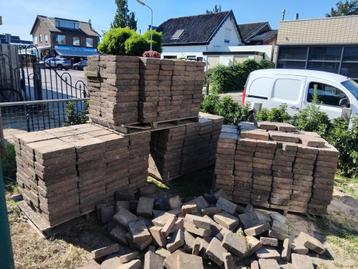 Tegels, ca 45m2 beschikbaar voor biedingen