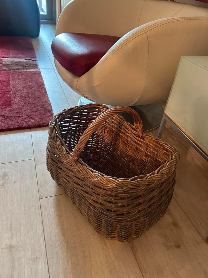 Rieten retro rotan antiek mand tijdschriftenmand opbergmand, Huis en Inrichting, Woonaccessoires | Kisten, Zo goed als nieuw, Minder dan 50 cm