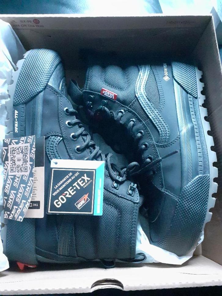 Nieuwe Vans gore-tex mt 39 vallen als maat 40, Kleding | Heren, Schoenen, Nieuw, Wandelschoenen of Bergschoenen, Zwart, Ophalen of Verzenden