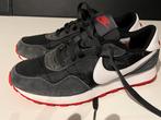 Nike MD valiant mt 37,5, Ophalen of Verzenden, Zo goed als nieuw, Rood, Sneakers of Gympen
