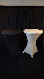 Feestdagentip: twee statafels met rokken, Ophalen