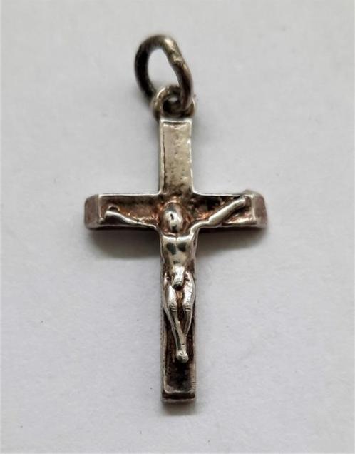 Hangertje crucifix, kruisje, klein maar fijn, Sieraden, Tassen en Uiterlijk, Antieke sieraden, Koper, Ophalen of Verzenden