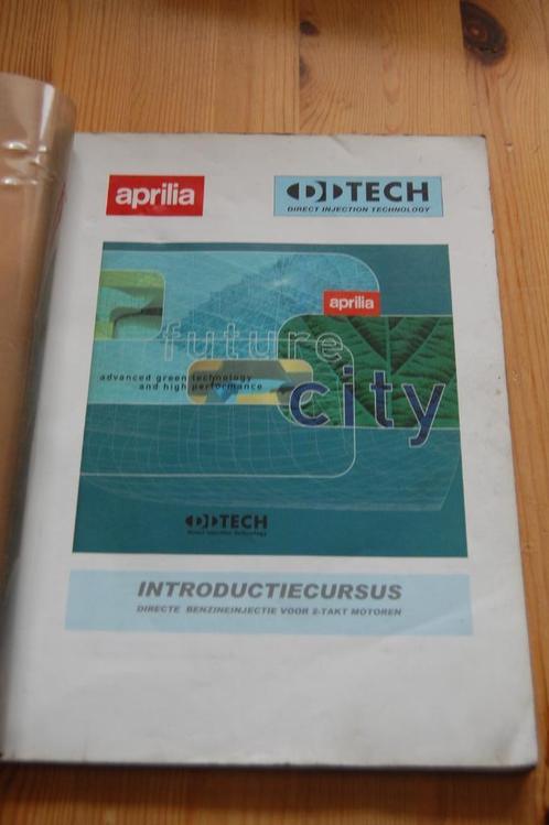 Aprilia Introductiecursus directe benzine-injectie 2 takt, Fietsen en Brommers, Handleidingen en Instructieboekjes, Nieuw, Ophalen of Verzenden