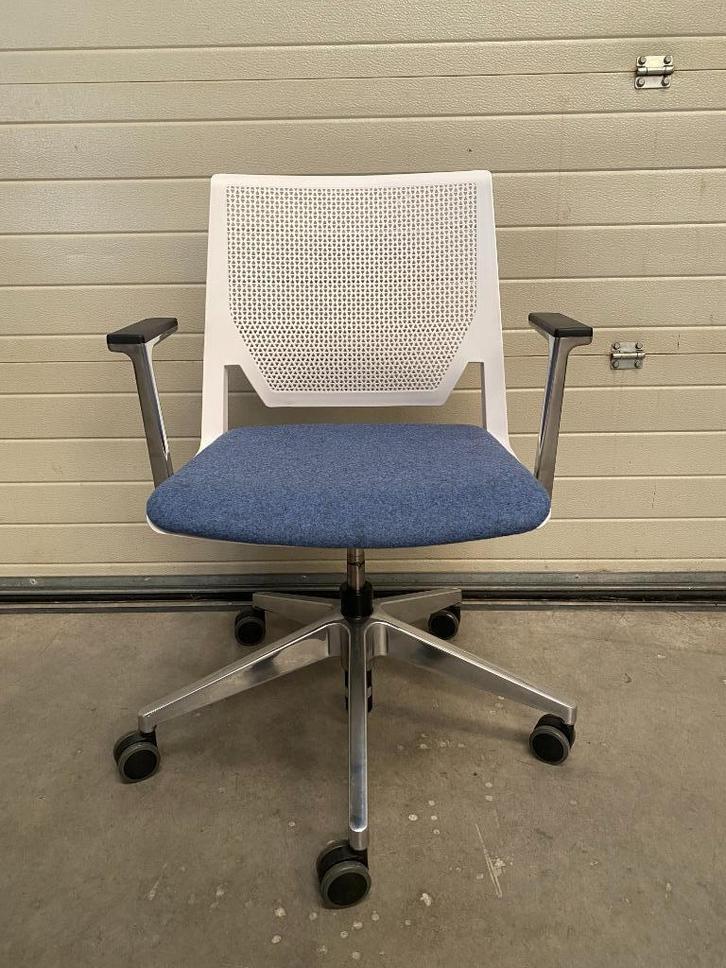 Haworth Bureaustoel Very design Nicolai Czumaj-Bront & Welsh, Huis en Inrichting, Bureaustoelen, Zo goed als nieuw, Bureaustoel