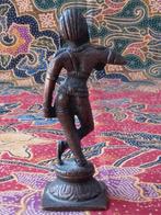 Mooi antiek brons beeldje uit India van een Devi 9,7 cm., Ophalen of Verzenden