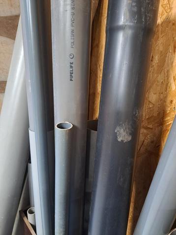 Pvc buizen voor buiten beschikbaar voor biedingen
