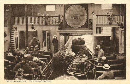 Bovenkarspel. - Veilingsgebouw - volk boot - ongelopen, Verzamelen, Ansichtkaarten | Nederland, Ongelopen, Noord-Holland, 1920 tot 1940