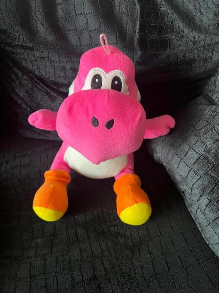 Roze Yoshi knuffel: 28 cm groot, Kinderen en Baby's, Speelgoed | Knuffels en Pluche, Zo goed als nieuw, Overige typen, Ophalen of Verzenden