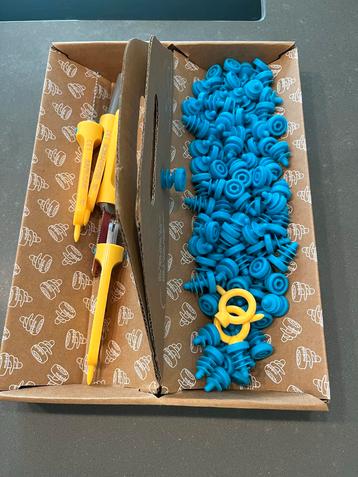 Makedo Discover Kit - 126 Onderdelen beschikbaar voor biedingen